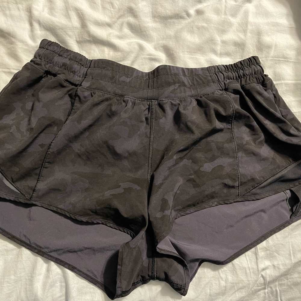 Black size 12 camo Lululemon shorts